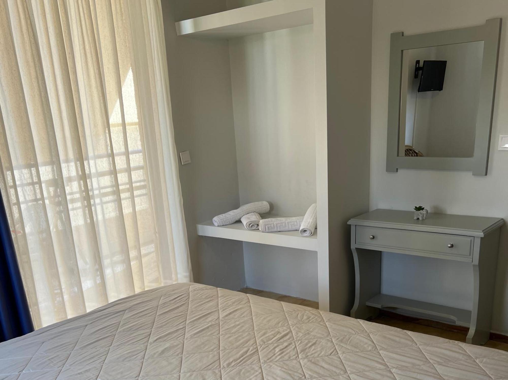 Konstantinos Apartments Толон Экстерьер фото